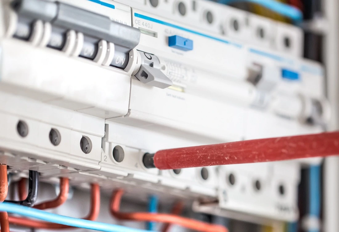 Mise aux normes RGIE immeuble avenue de Tervueren Auderghem - BODÉLEC électricien - Installation tableau électrique sécurisée